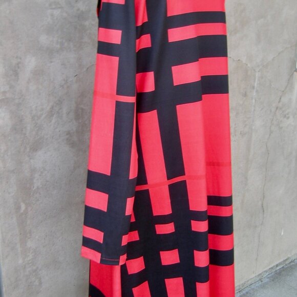 FULL LENGTH RED AND BLACK DUSTER SIZE 2X UNBRANDED - Picture 5 of 6